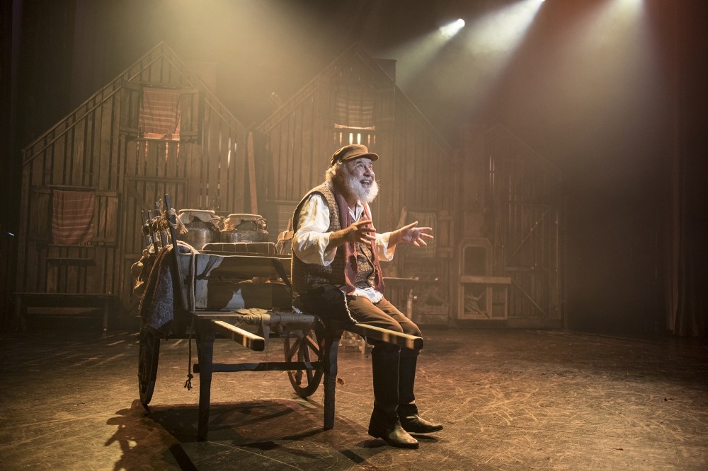 One of the most famous Broadway shows, the u201cFiddler on the Roofu201d will be staged on Feb. 28 and March 1.   