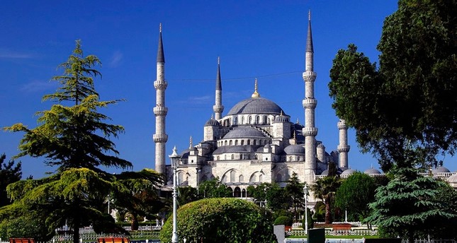 مساجد تركيا ترفع أصوات الدعاء من أجل القدس والأقصى