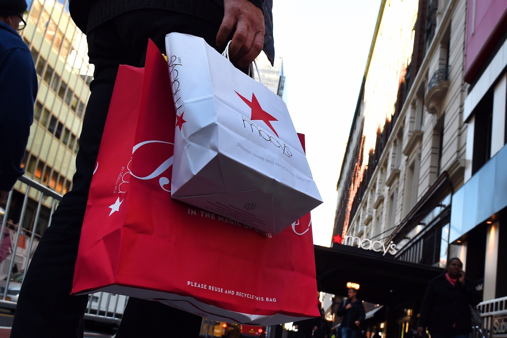 U.S. shoppers in midtown Manhattan, New York.