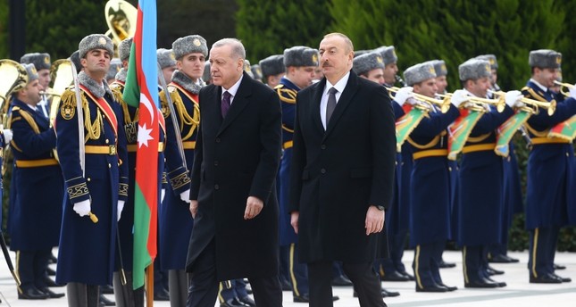علييف يستقبل أردوغان بمراسم رسمية في العاصمة الأذربيجانية