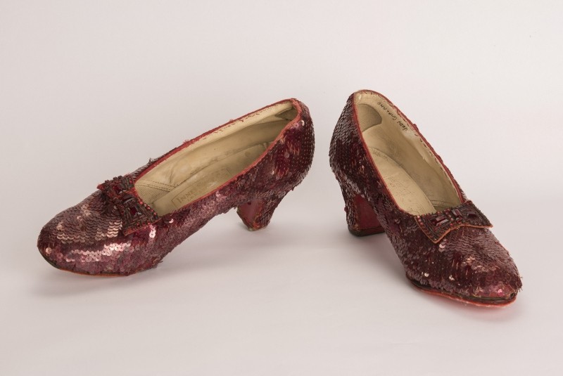A pair of ruby slippers featured in the classic 1939 film The Wizard of Oz is shown after it was recovered in a sting operation conducted earlier this summer in this FBI Minneapolis, Minnesota, on September 4, 2018. (REUTERS Photo)