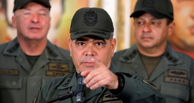 Resultado de imagen para Fotos de Vladimir Padrino al lado de Maduro