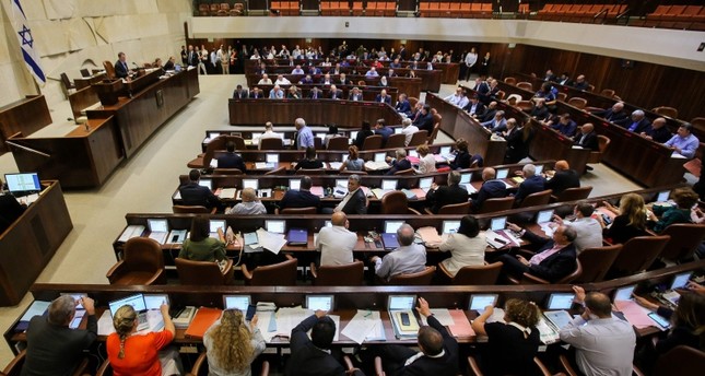 النواب العرب في الكنيست يدعمون ترؤس غانتس للحكومة الإسرائيلية الجديدة
