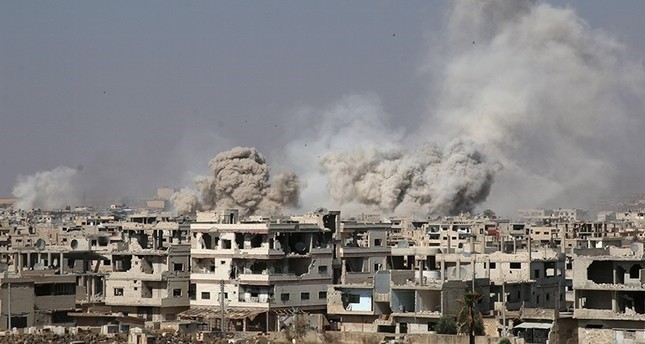 من قصف النظام السوري على مدينة درعا رويترز