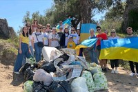 الأوكرانيون الفارون من الحرب يشكرون تركيا عبر حملة تنظيف أقاموها في أنطاليا