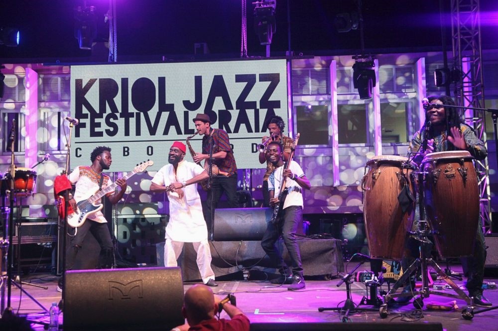 The Pat Thomas & Kwashibu Area Band from Ghana perform during the Kriol Jazz Festival at Praia.