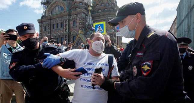 تظاهرة تضامنية في بطرسبورغ مع احتجاجات مدينة خاباروفسك رويترز