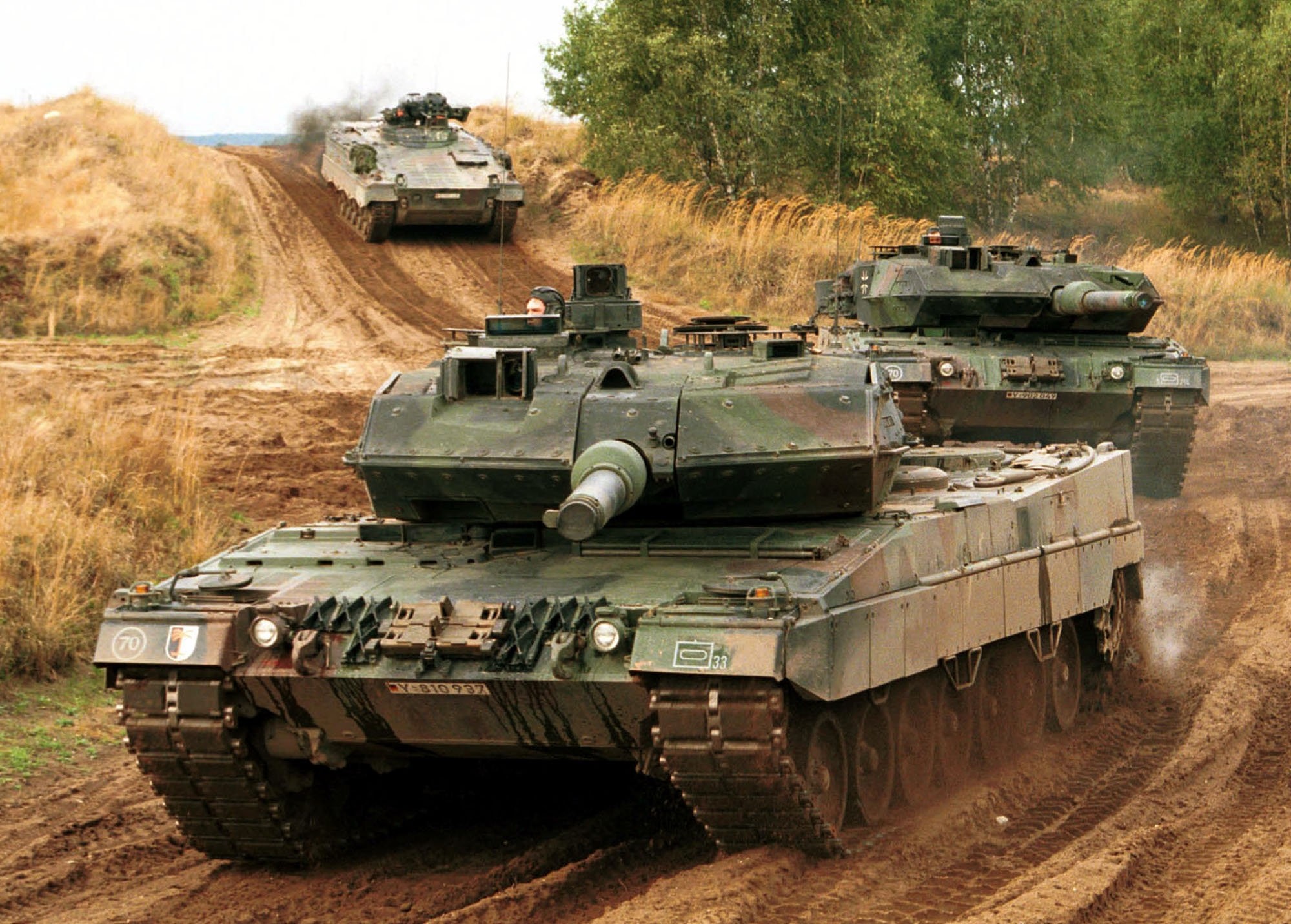 https://iadsb.tmgrup.com.tr/ba8115/0/0/0/0/2000/1432?u=https://idsb.tmgrup.com.tr/2018/02/14/german-parliamentary-report-turkeys-leopard-tanks-never-violated-agreements-1518558659446.jpg