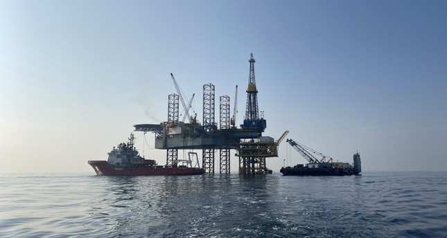 منشأة بحرية تابعة لمرفق تخزين الغاز الطبيعي تحت الأرض في سيليفري قبالة شواطئ سيليفري ، اسطنبول ، تركيا ، 23 ديسمبر 2022