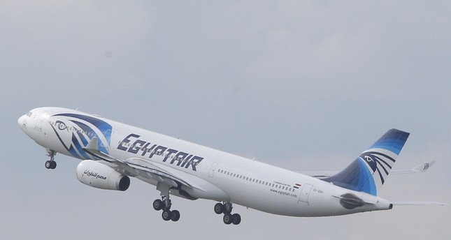 تحديد مواقع رئيسية لحطام الطائرة المصرية المنكوبة