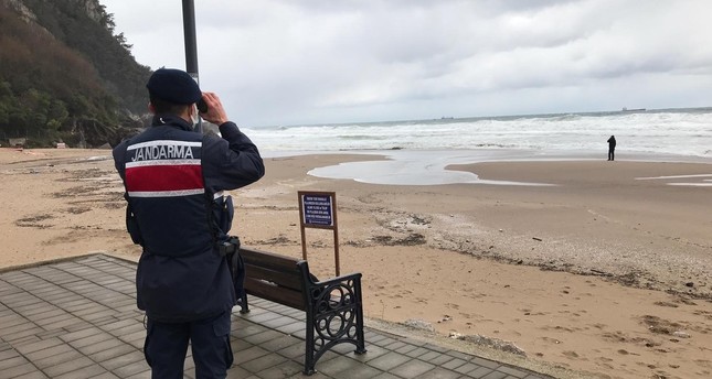 تركيا: إنقاذ 6 من طاقم سفينة غرقت غربي البحر الأسود بسبب سوء الأحوال الجوية