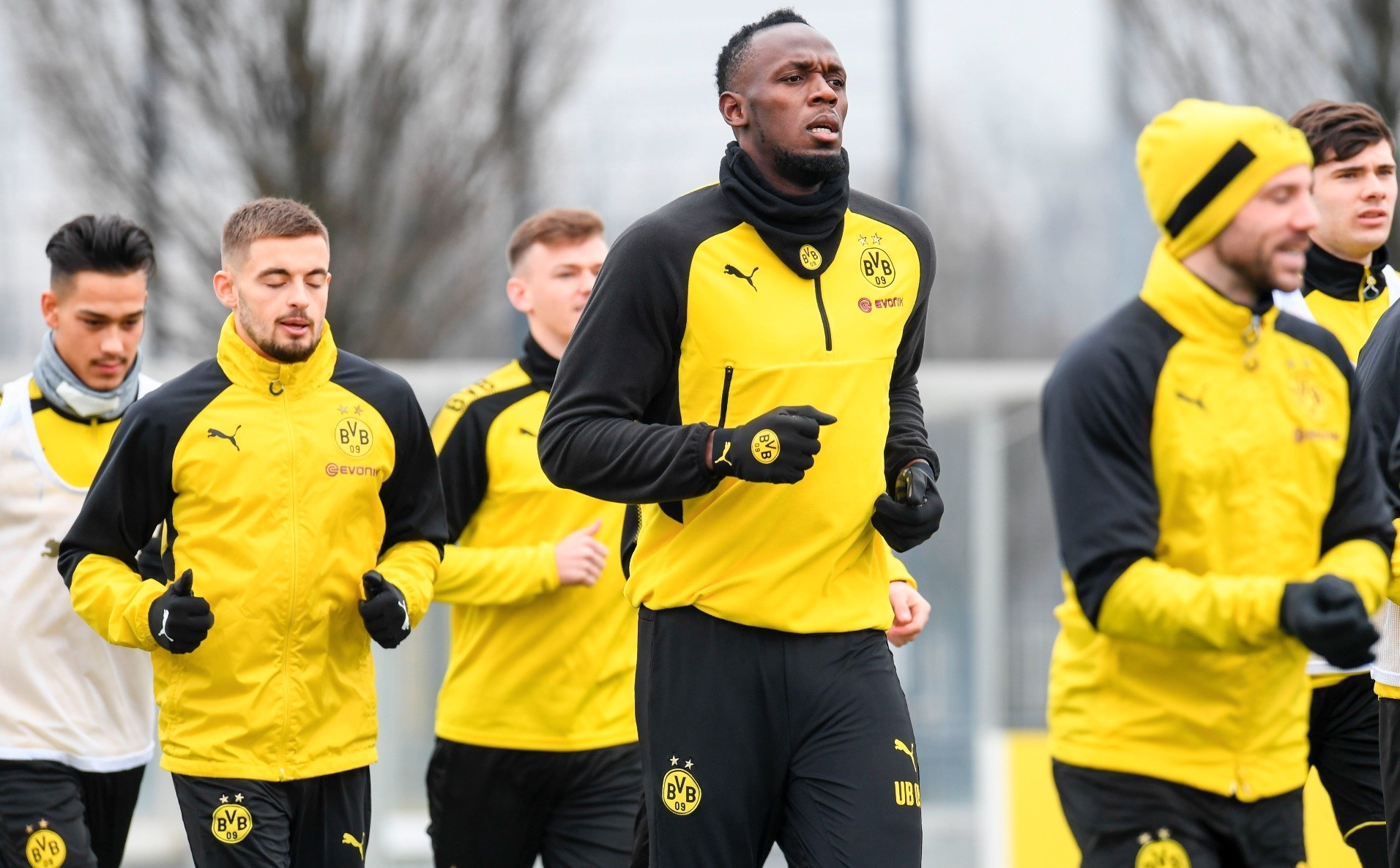 Bolt took part in team exercises with the Dortmund players.