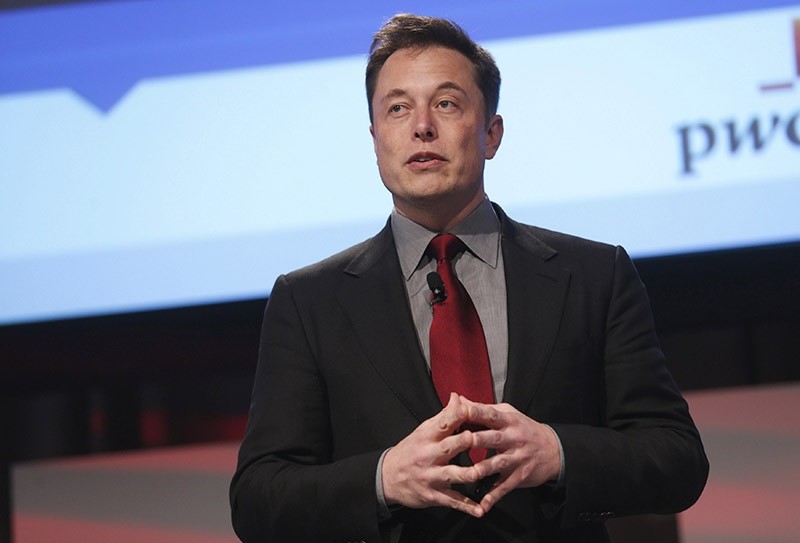 Teslas Elon Musk to fund company that tries to upload, download thoughts  Daily Sabah