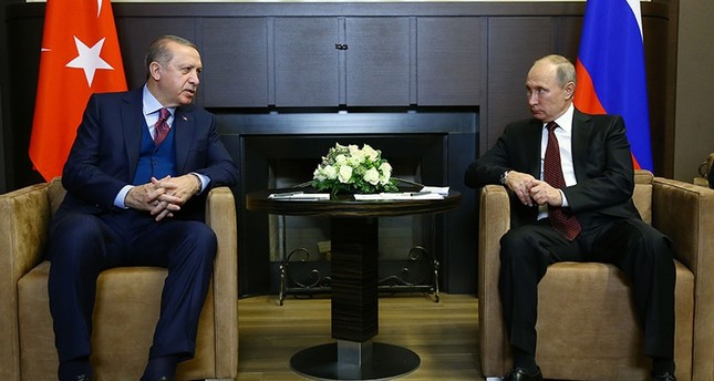 أردوغان يجري اتصالاً مع نظيره الروسي ويبحث معه تطورات عفرين وإدلب