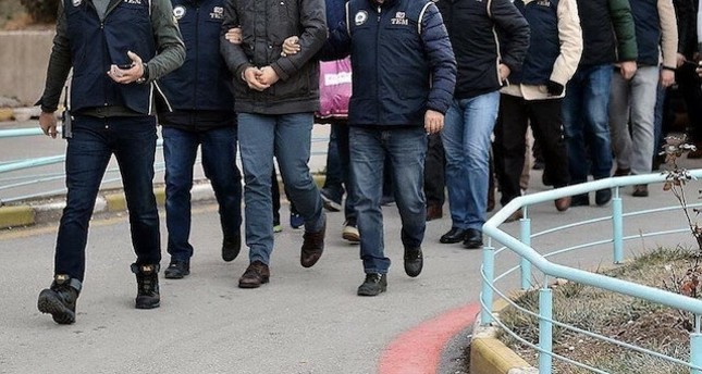 إسطنبول.. توقيف اثنين مشتبه فيهما في احتجاز طالبي لجوء باليونان