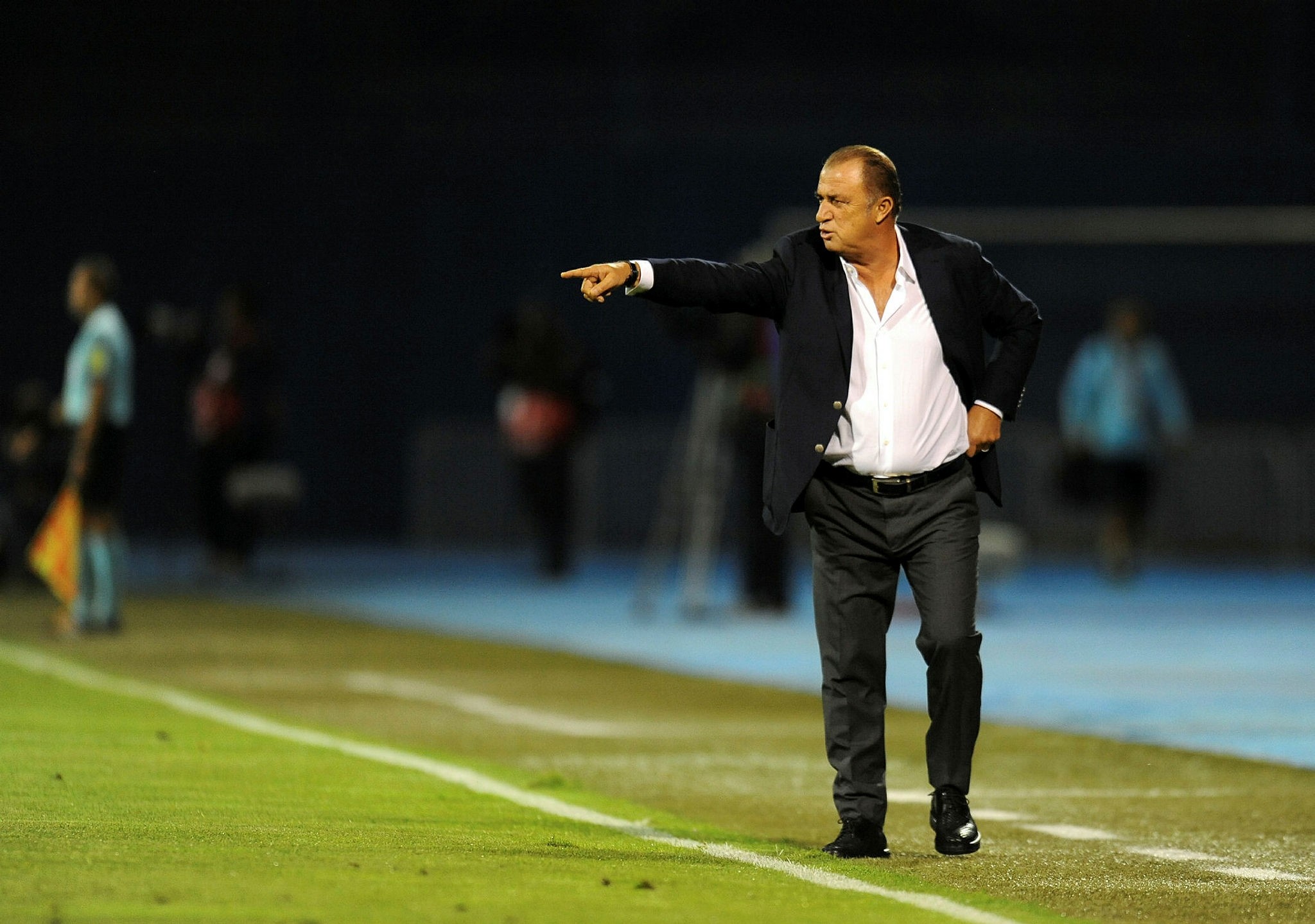 Turkey's head coach Fatih Terim gestures during the World Cup 2018 qualifier football match Croatia vs Turkey at Maksimir stadium in Zagreb, on September 5, 2016. (AFP PHOTO)