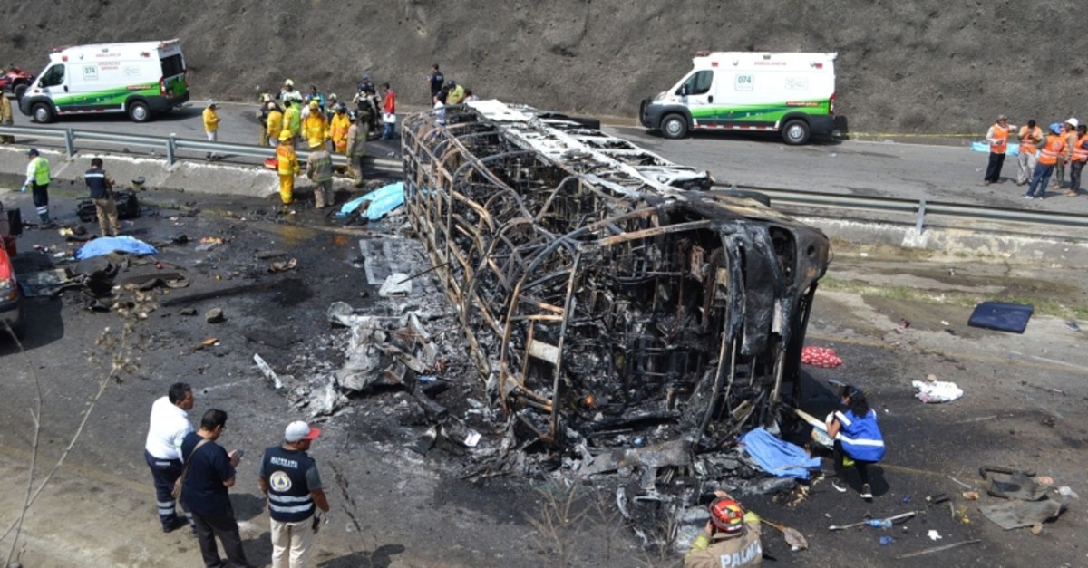 tour bus crash in mexico