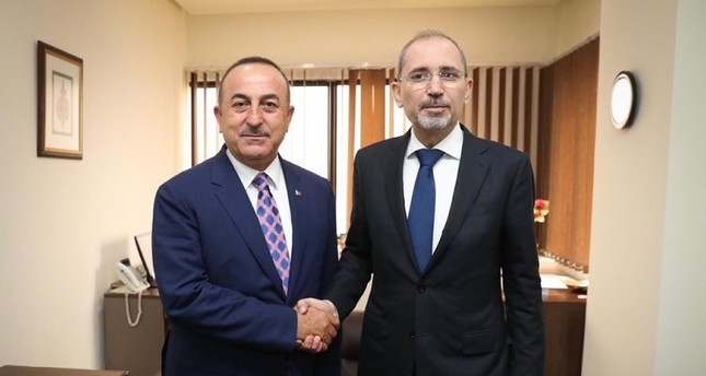 بعد لقائه نظيره الأردني.. تشاوش أوغلو يعد بتعزيز التعاون التركي مع الأردن