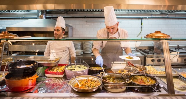قطاع المطاعم السياحي في تركيا يشهد ازدهارا لافتا