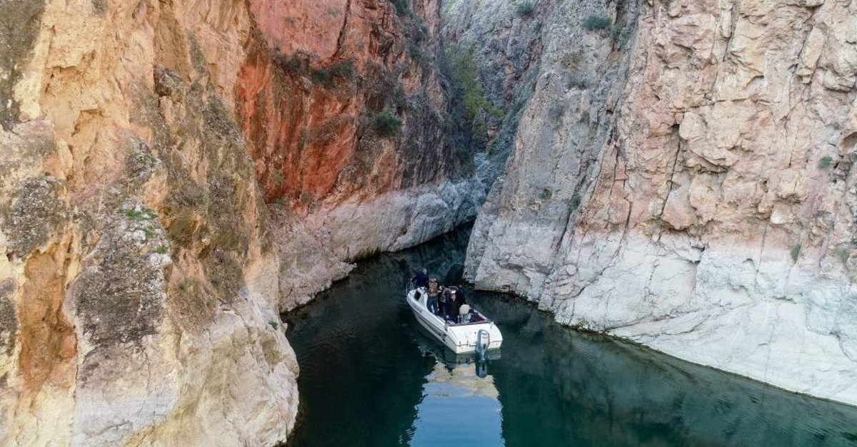 Sakl?kap? Canyon is hard to reach, so visitors must rent boats to discover its beauty. (AA Photo)