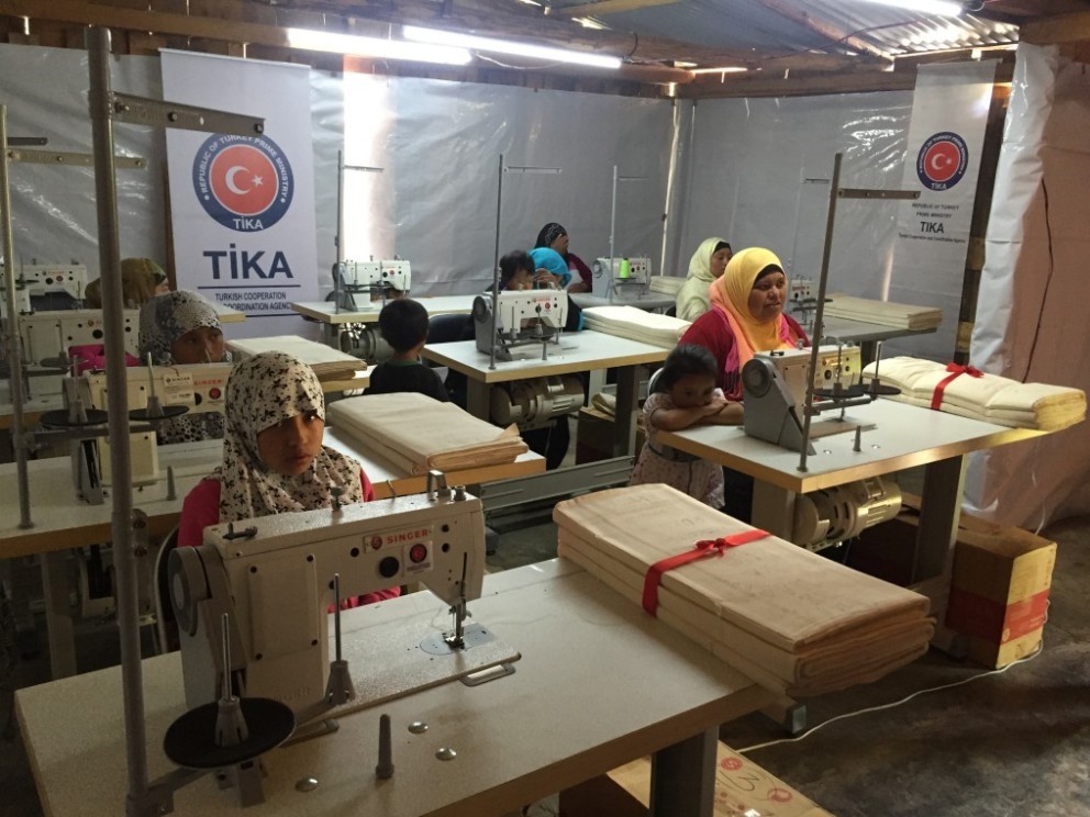 Tu0130KA set up a sewing workshop for indigenous Muslim women in Chiapas. The agency, also active elsewhere in Mexico, recently delivered humanitarian aid to Mexicans affected by a string of earthquakes. 