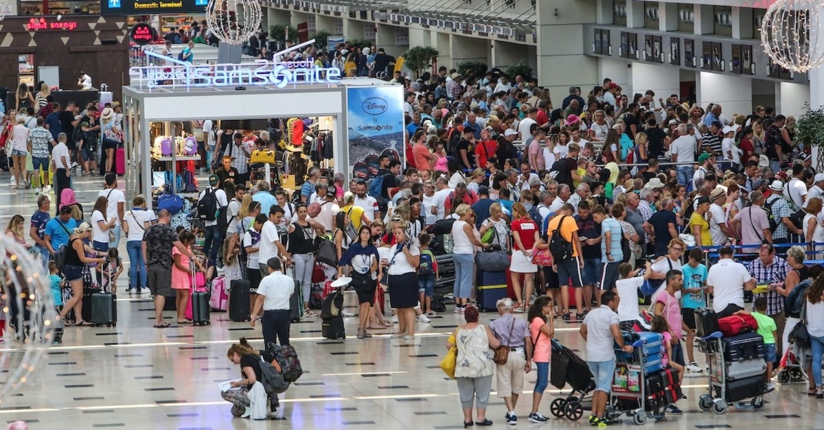 Tourism expenditures of local tourists totaled some TL 6.98 billion in the January-March period of this year.