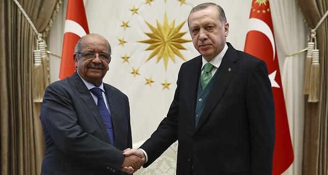 أردوغان يستقبل وزير الخارجية الجزائري بالمجمع الرئاسي في أنقرة
