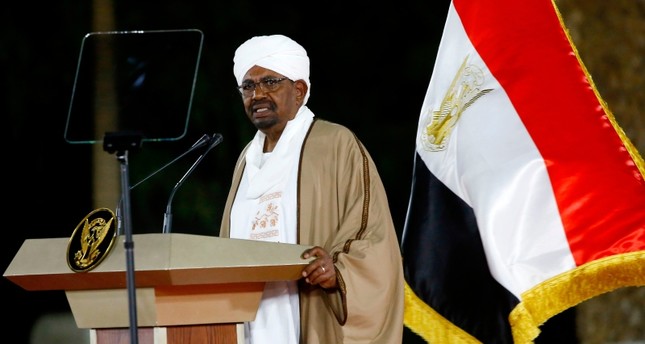القضاء السوداني يوجه إلى البشير تهمة قتل متظاهرين