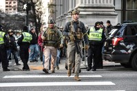 People who are part of an armed militia group walk near the Virginia State Capitol building to advocate for gun rights, Richmond, Virginia, U.S., Jan. 20, 2020. (REUTERS Photo)