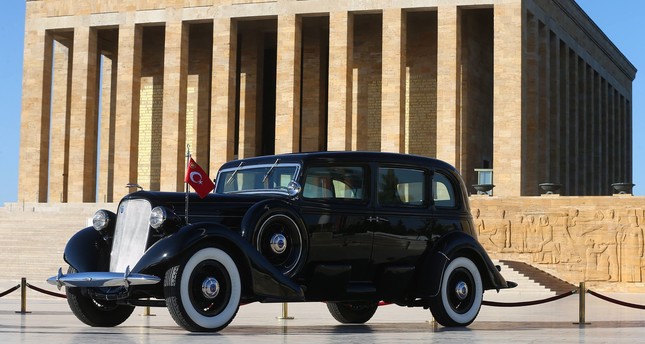 موديل 1935.. سيارة أتاتورك تستعيد رونقها بعد عمليات ترميم وصيانة