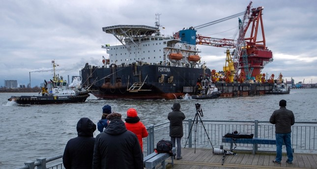 سفينة مد الأنابيب الروسية فورتونا في ميناء فيسمار بألمانيا ، الخميس 14 يناير 2021 AP