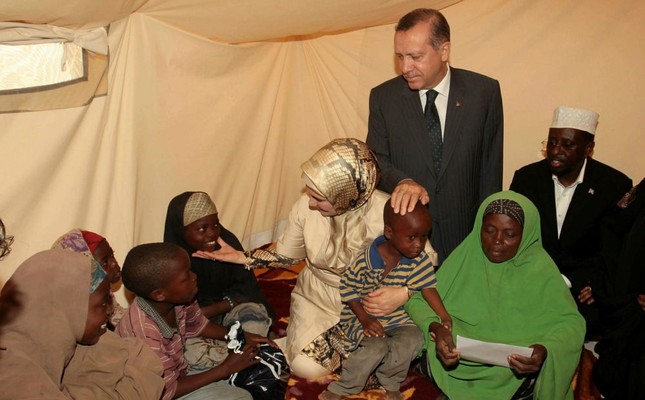 Then-prime minister Recep Tayyip Erdoğan met a Somalian family during his visit to the country in 2011 which marked the start of a massive humanitarian campaign.
