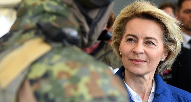 وزيرة الدفاع الألمانية الفرنسية
