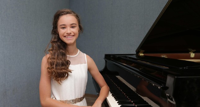 طفلة تركية تفوز بالمركز الثاني في مسابقة البيانو الدولية بإيطاليا
