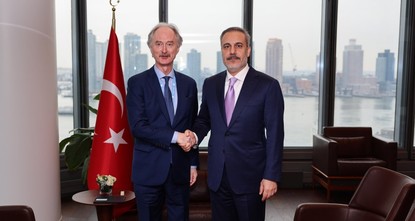 وزير الخارجية التركي يلتقي المبعوث الأممي إلى سوريا في نيويورك
