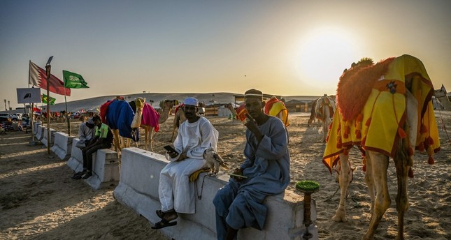 صحراء سيلين برمالها الذهبية تجذب المشجعين وضيوف مونديال قطر من كل البلدان AFP