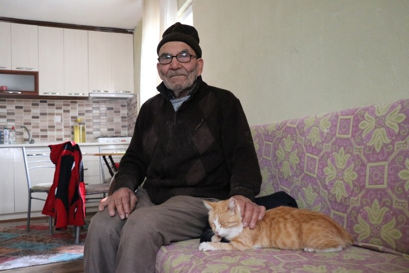 Elderly Turkish Man Who Survived House Fire With Kitten Gets New Home Daily Sabah Elderly Turkish Man Who Survived House Fire With Kitten Gets New Home Daily Sabah