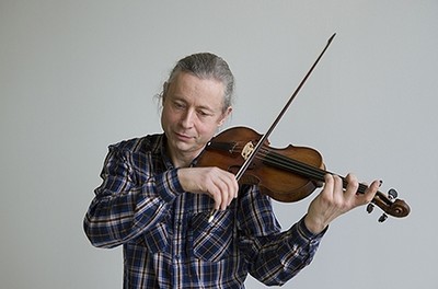 François Fernandez will perform with Yun Kim Fernand on May 12. 