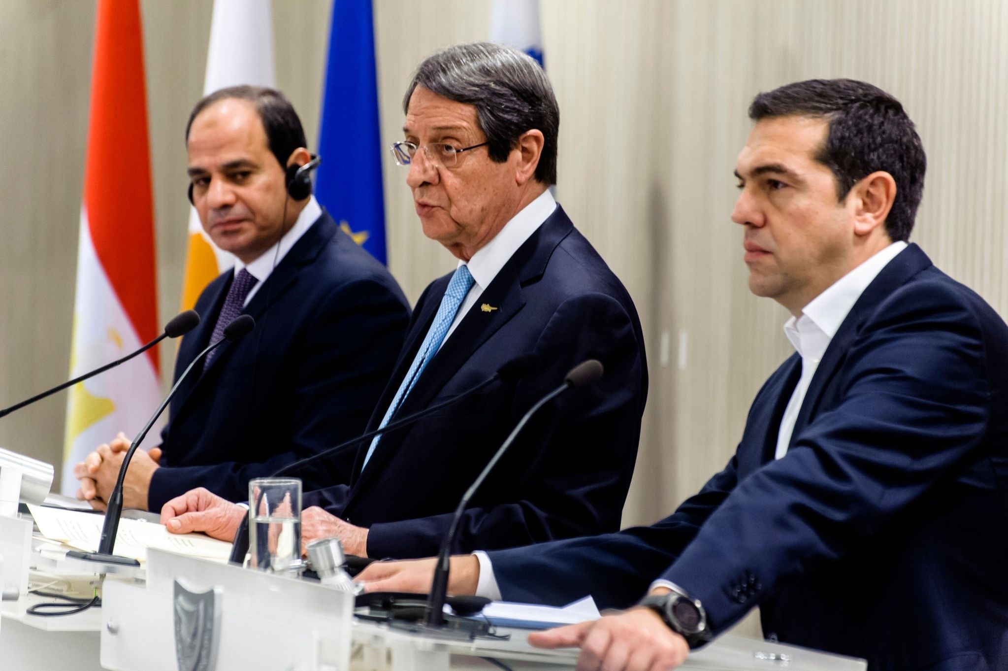 Cypriot President Nicos Anastasiades (C), Greek prime minister Alexis Tsipras and Egyptian President Abdel Fattah al-Sisi (L) attend a press conference at the presidential palace in Nicosia on Nov. 21, 2017. (AFP Photo)