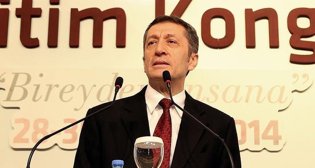 وزير التعليم التركي ضياء سلجوق