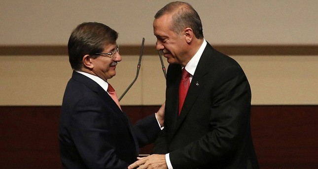 داود أوغلو يقوم بزيارة وداعية لأردوغان غدا