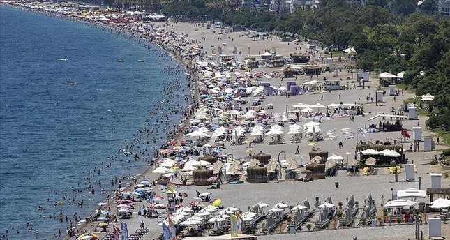 شاطئ بمدينة أنطاليا الأناضول