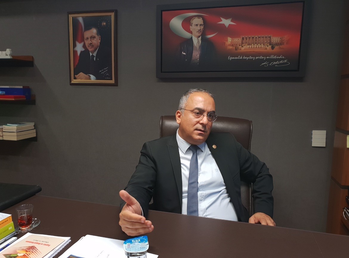 Markar Esayan said the old structure of Turkey-EU relations has become obsolete and that there is a need for a new spirit that will shape the future of relations.
