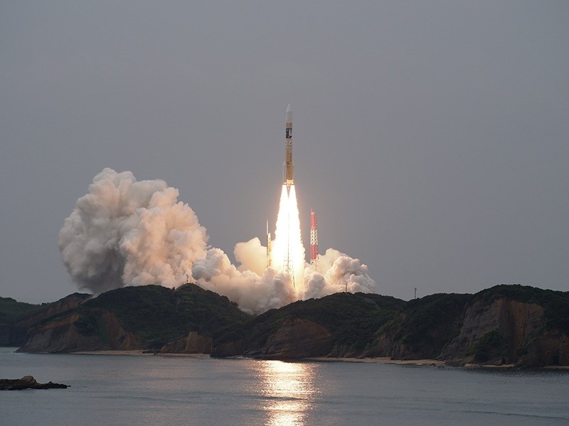 A handout photo made available by the Japan Aerospace Exploration Agency (JAXA) shows the launch of an H-IIA rocket with the Michibiki No. 2 satellite onboard from the Tanegashima space center in Kagoshima Prefecture, Japan, 01 June 2017. (EPA Photo)