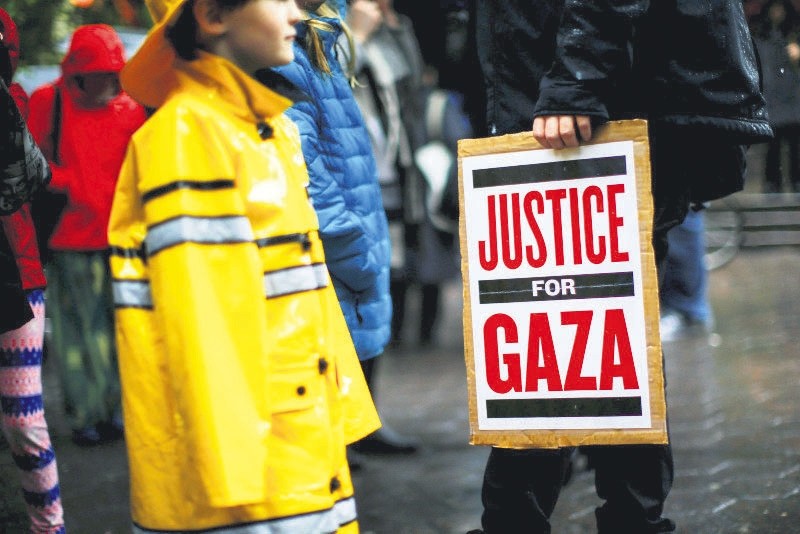 Demonstrators take part in a protest demanding the freedom and dignity of Palestine, Manhattan, New York City, May 16.