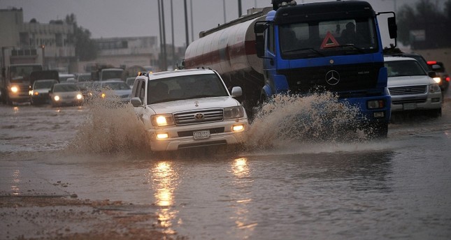 صورة أرشيفية لأمطار في مدينة الرياض نوفمبر 2013 الفرنسية