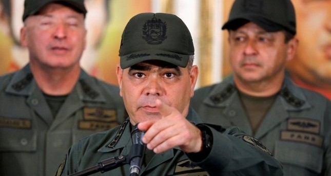 وزير الدفاع الفنزويلي فلاديمير بادروينو لوبيز رويترز
