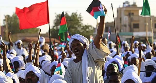 تجمع المهنيين السودانيين يؤكد تمسكه بالحكومة الوطنية ورفض المحاصصة الحزبية في حكومة الثورة
