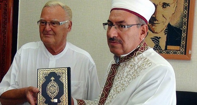 مسن ألماني يعتنق الإسلام بعد تأثره بعائلة تركية