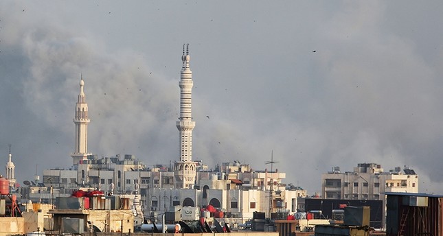 القصف على مخيم اليرموك من قبل النظام السوري رويترز